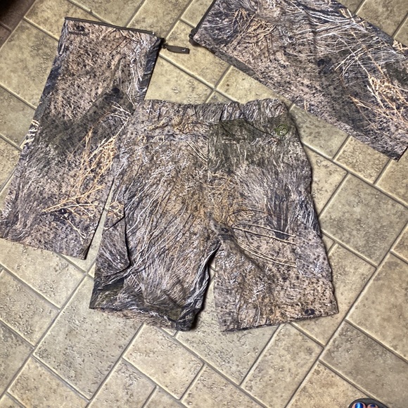 Magellan Outdoors Camo Convertable Pants Boys Medium - Picture 3 of 9